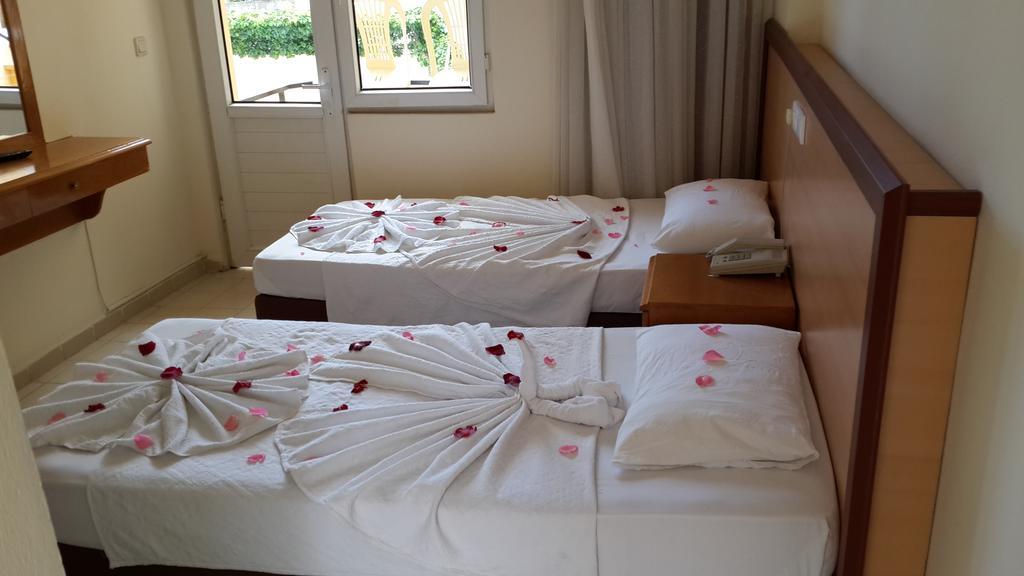 Caner Hotel เกเมร์ ห้อง รูปภาพ