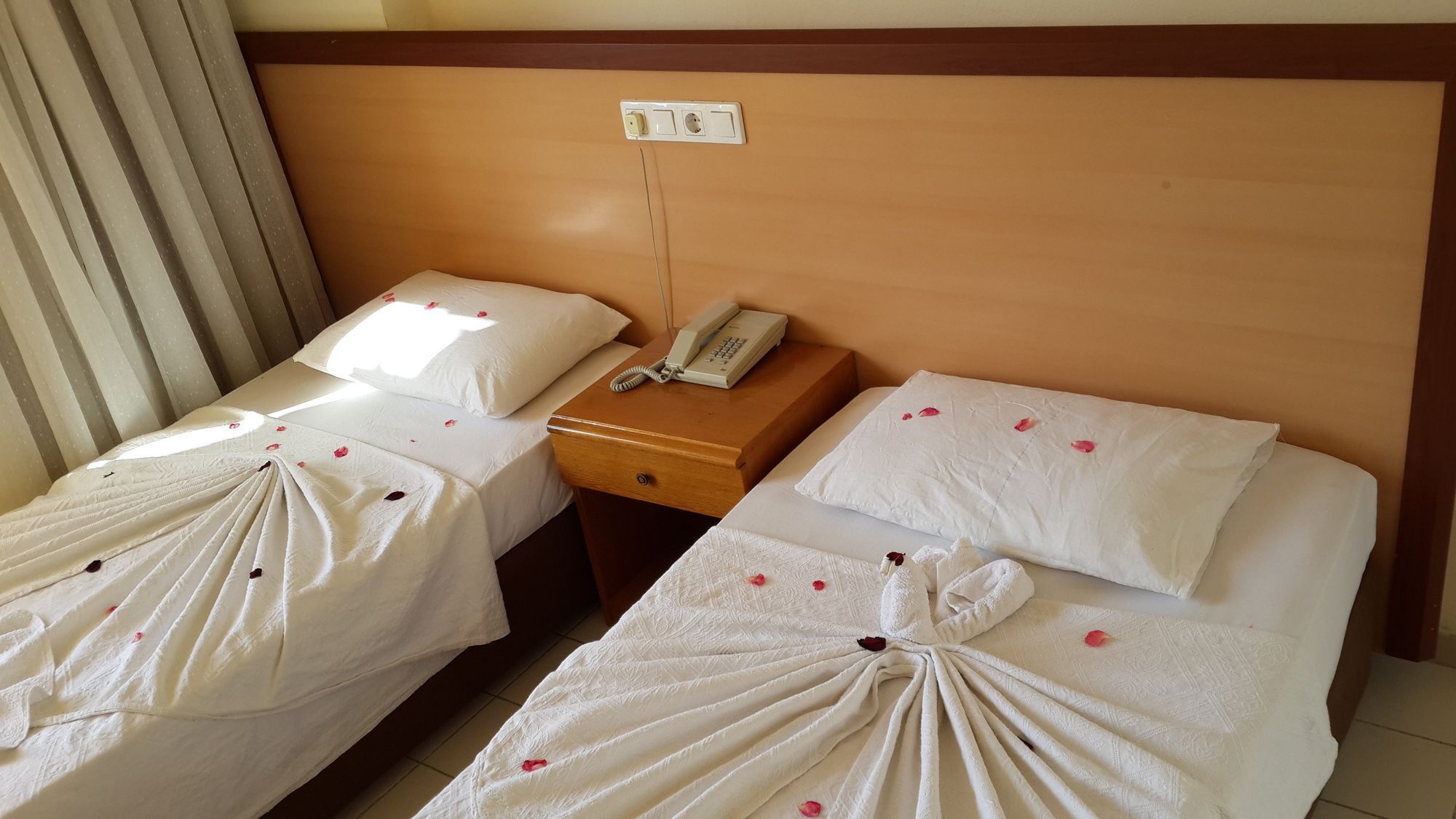 Caner Hotel เกเมร์ ภายนอก รูปภาพ